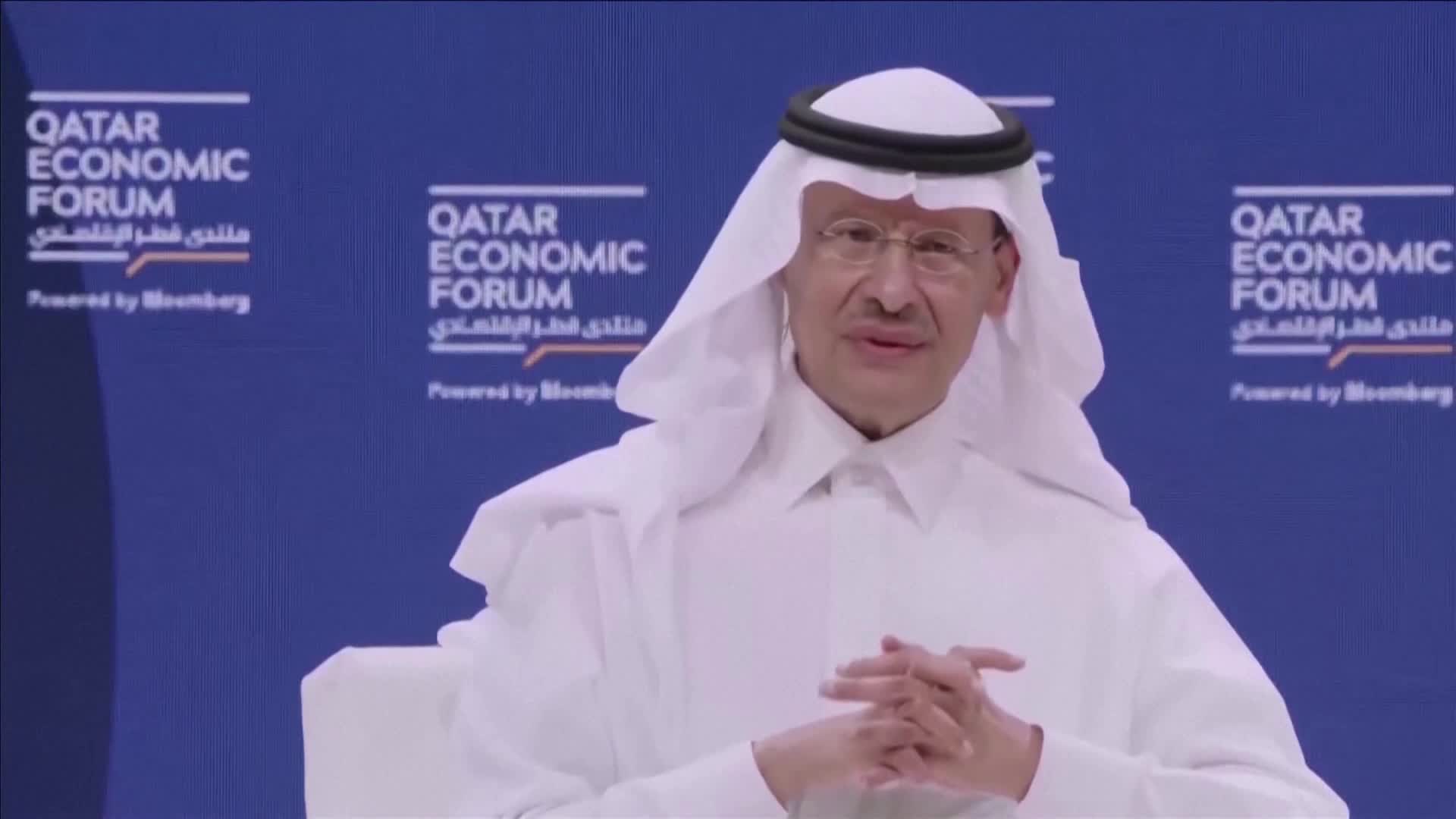 지난달 23일(현지 시각) 도하에서 열린 ‘카타르 경제 포럼’에 참석한 압둘 아지즈 빈 살만 사우디아라비아 에너지부 장관 모습.