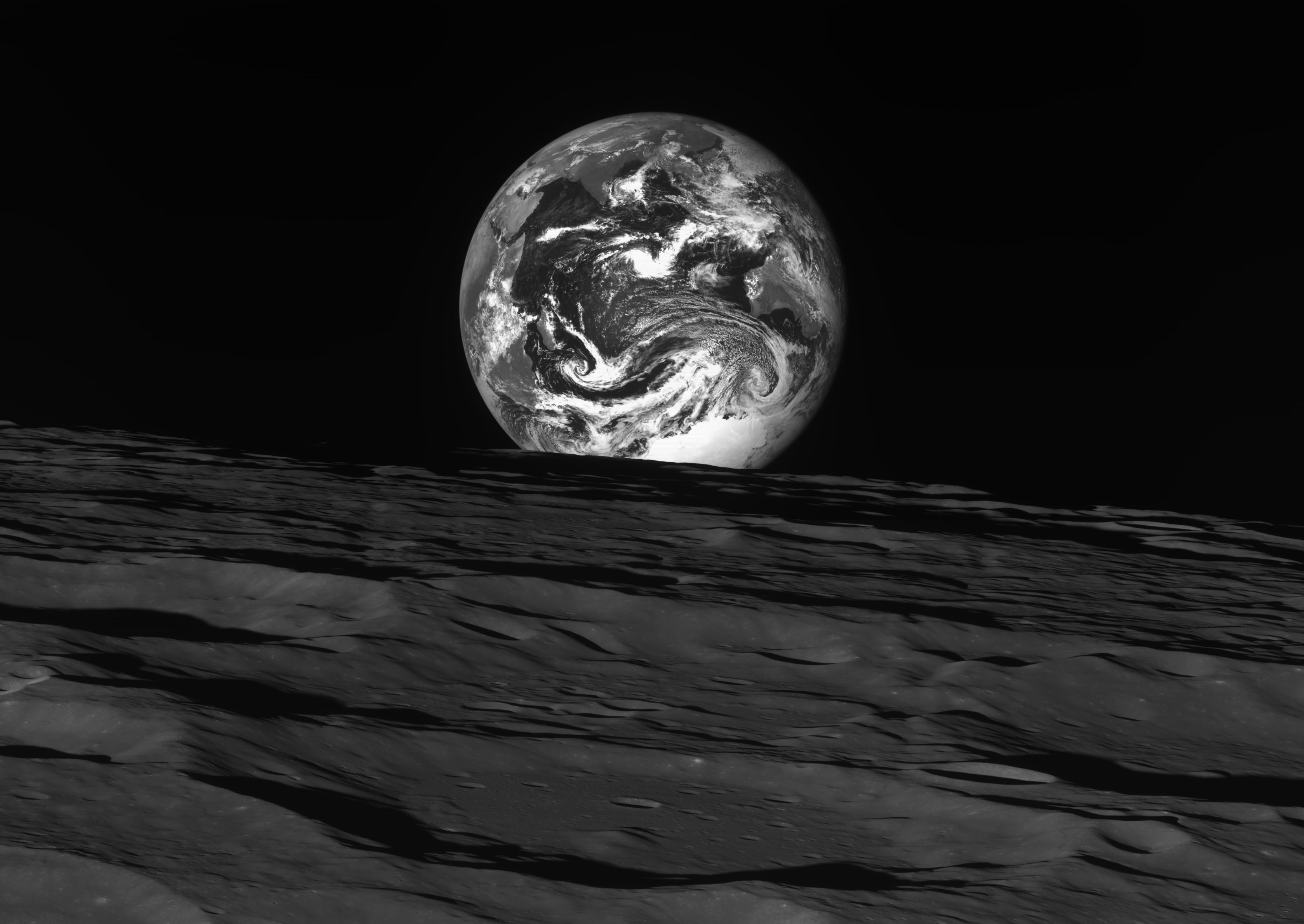 〈지난해 12월 24일, 다누리가 달 상공 344km에서 촬영한 지구,  사진제공:한국항공우주연구원〉
