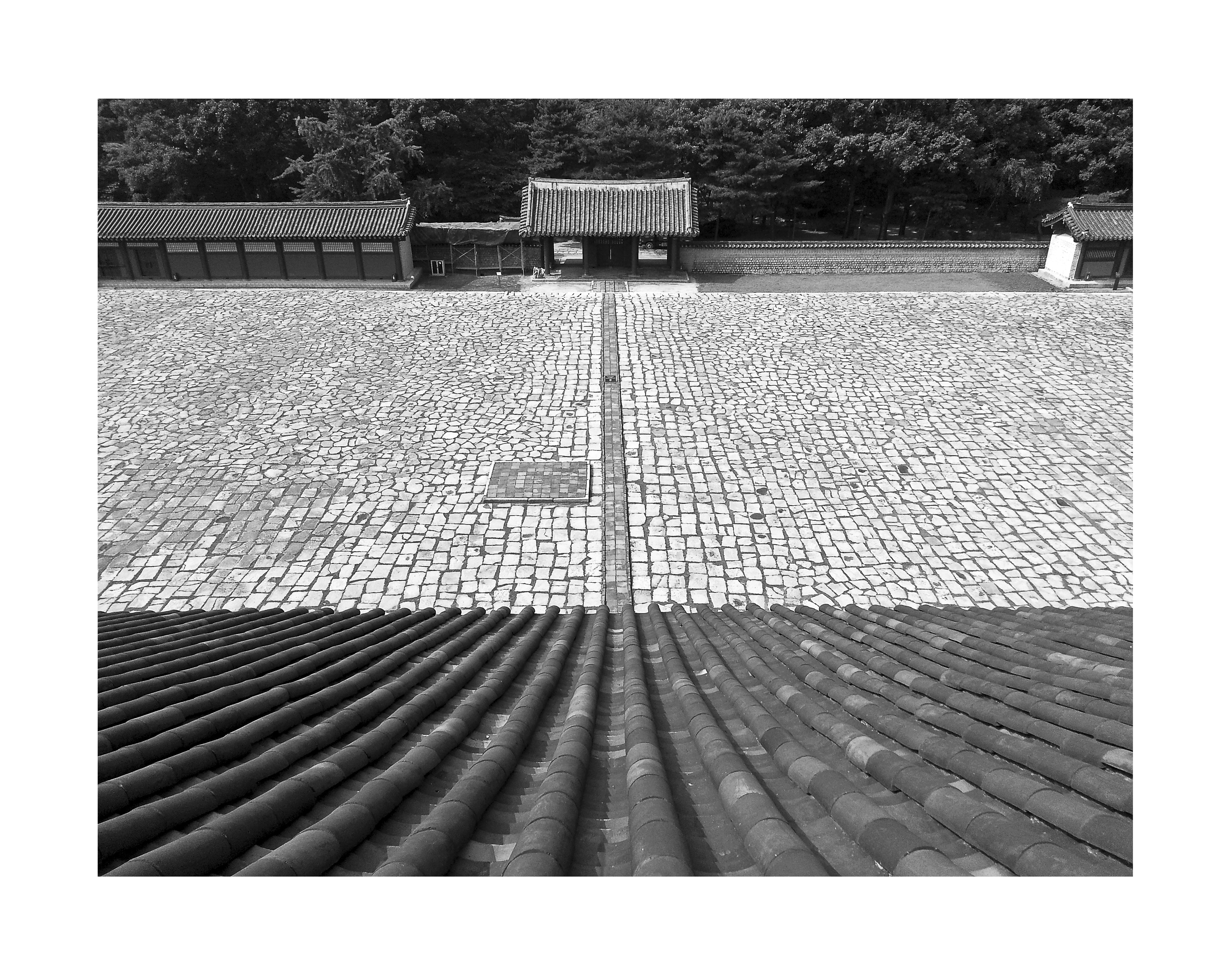 종묘(宗廟), 60×80cm, 아카이벌 피그먼트 프린트, 2013