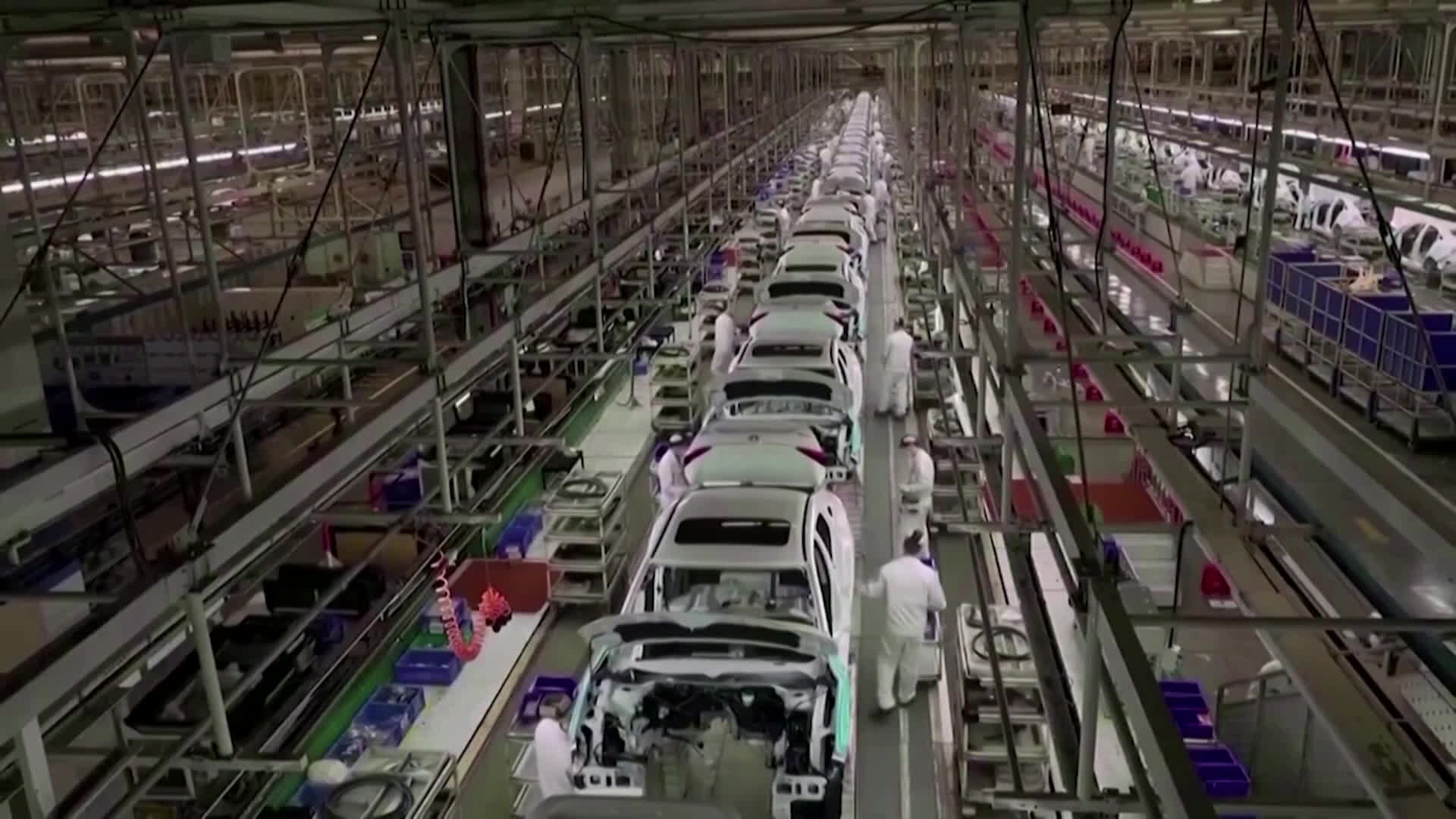 중국의 자동차 제조 공장 생산 라인 모습.