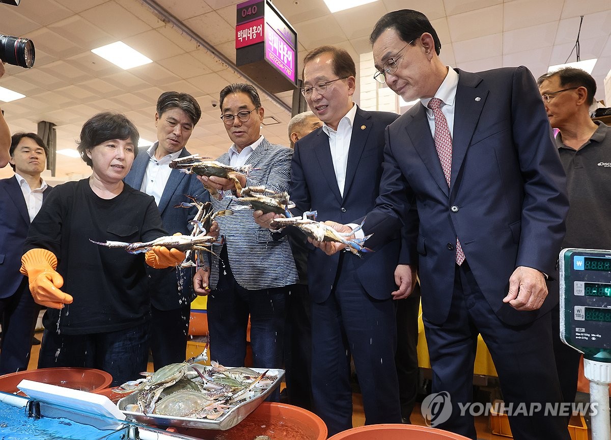 목포 수산물 시장 방문한 조승환 해수부 장관 (출처 : 연합뉴스)