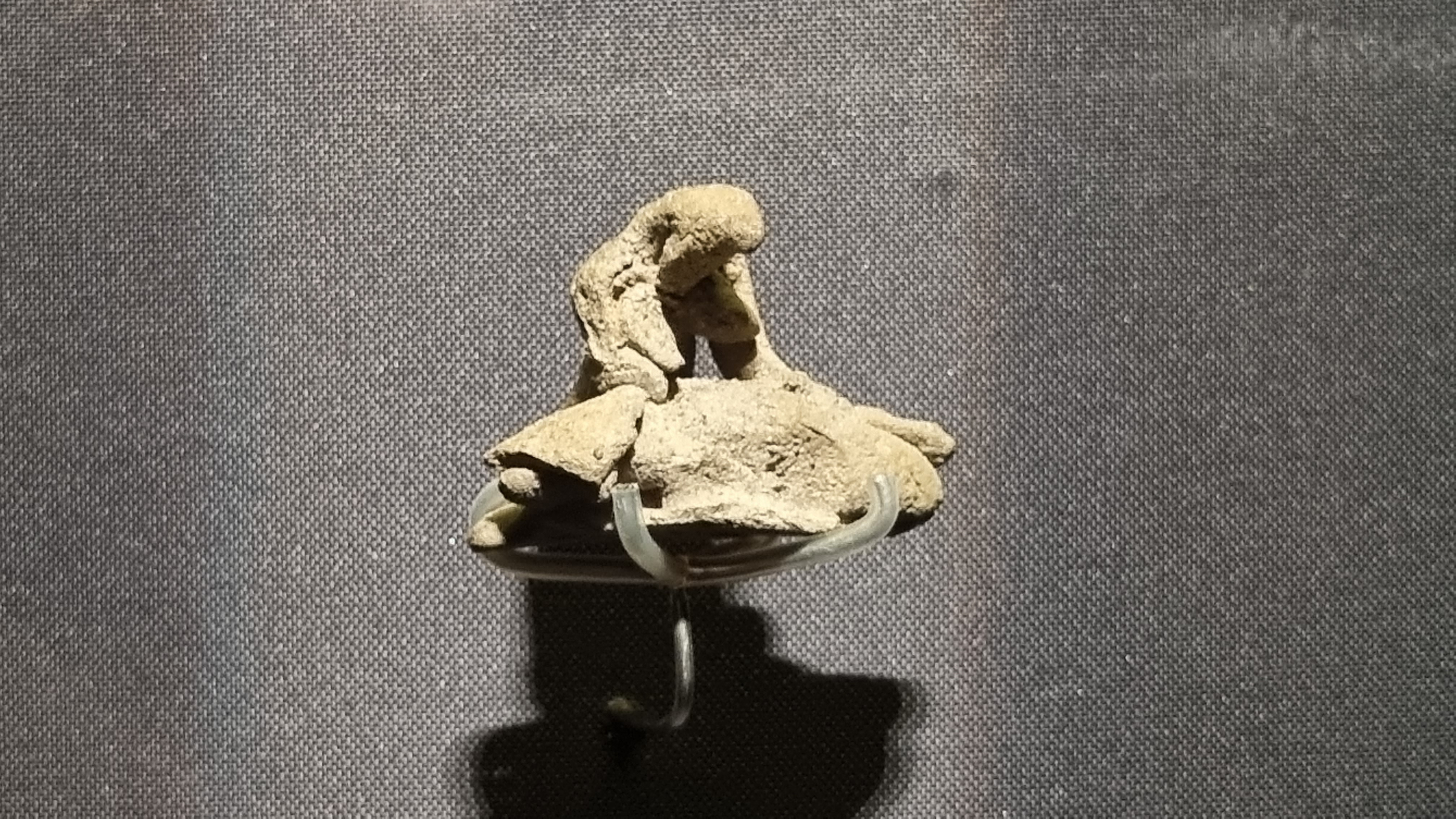 죽음의 순간을 지키는 사람 토우, 신라 5세기, 경주 황남동 유적, 국립중앙박물관