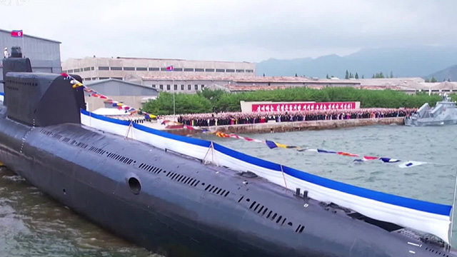 북한이 전술핵 공격 잠수함으로 주장한 '김군옥영웅함'의 모습. [사진 출처 : 조선중앙TV]