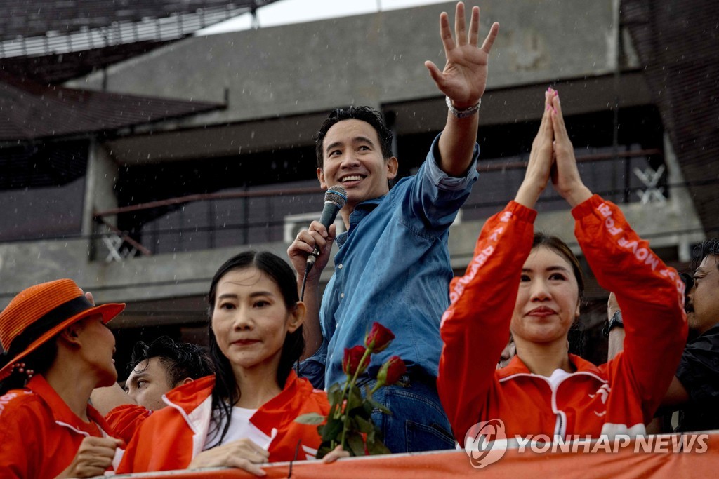 지난해 5월 태국 총선 당시 유세 중인 피타 찜짜른랏 전진당 대표.(사진 출처 : 연합뉴스)