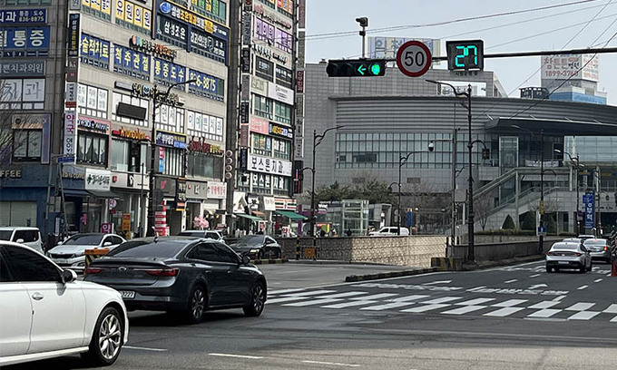 의정부역 서부 교차로 ‘차량 신호등 잔여 시간 표시 장치’ (세계일보 이정한 기자 촬영)