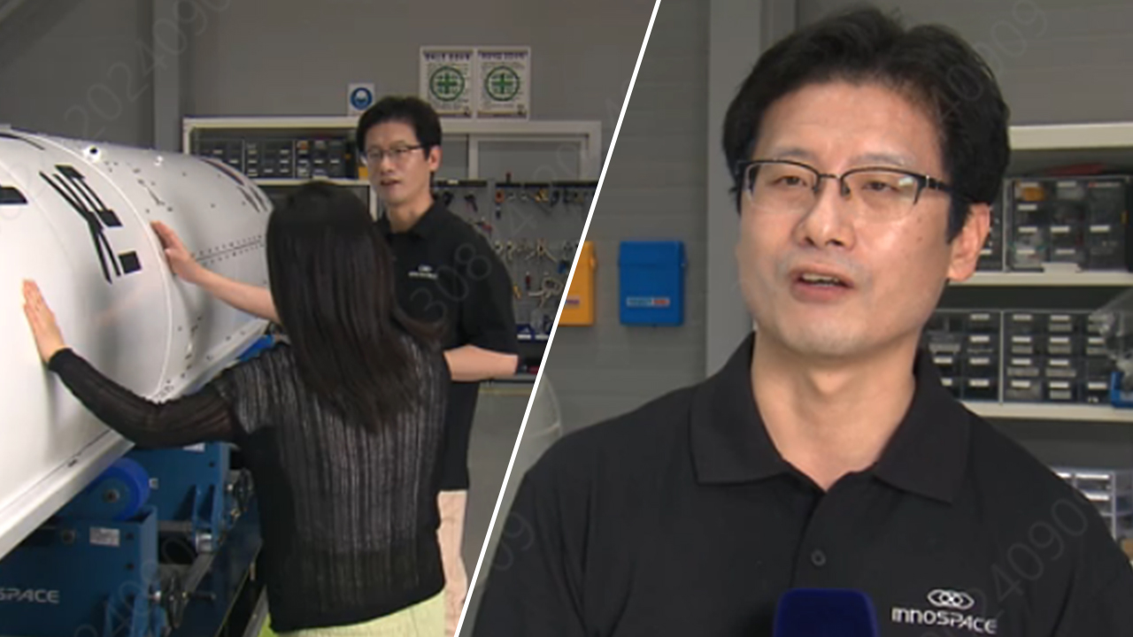김수종 이노스페이스 대표가 청주 사업장에서 기자에게 설명하고 있다.