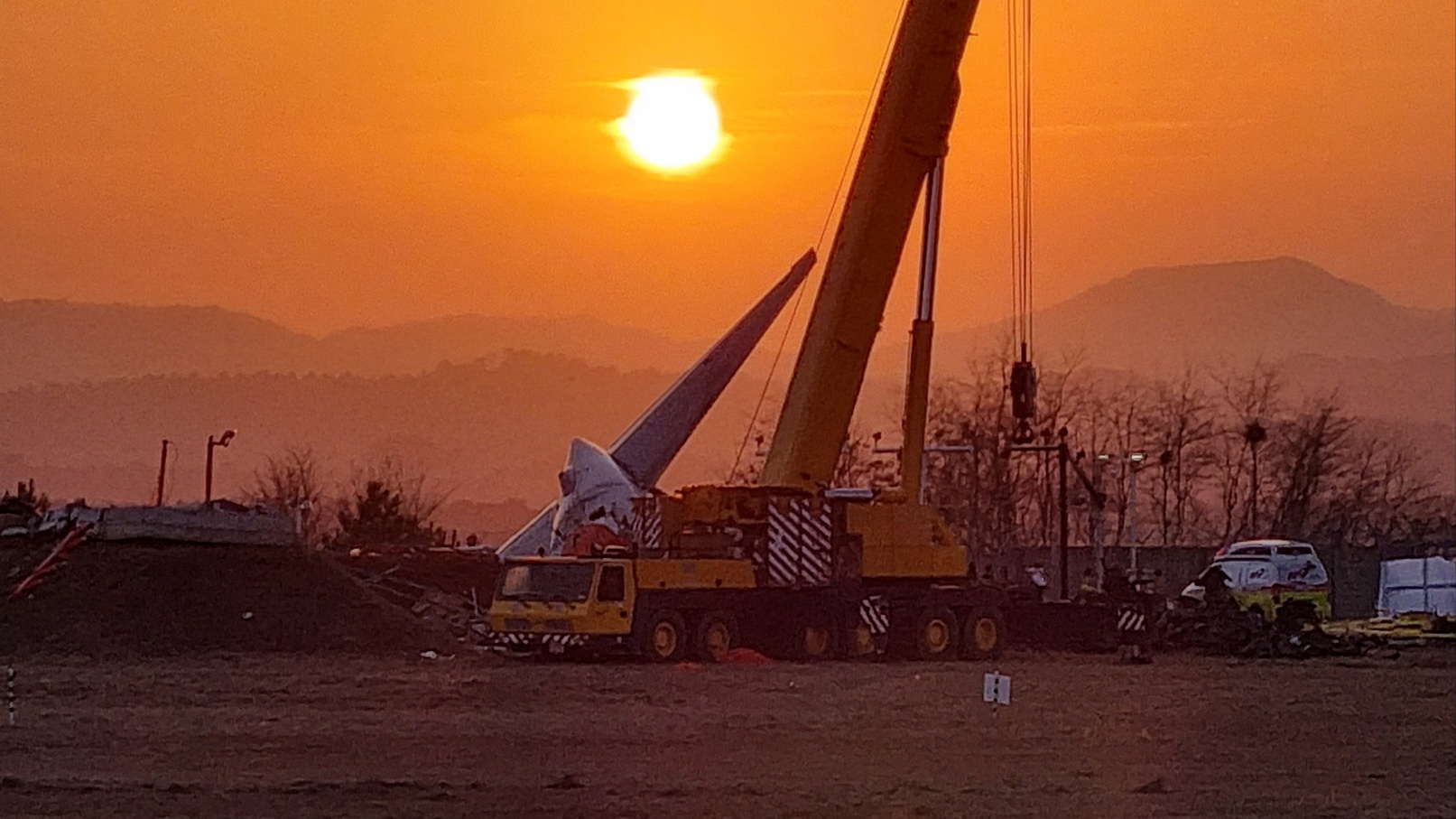 [제주항공 여객기 참사] 2024년 마지막 날에도 현장 수색 이어져