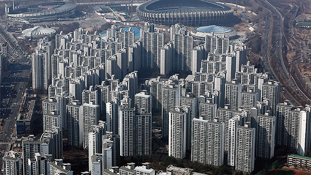 ‘강남 3구’ 토지거래허가구역 재지정했더니…“거래량 3분의 1로 뚝”