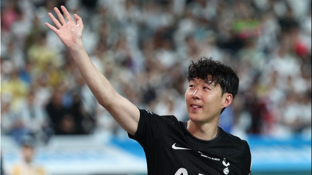 “제가 좋은 정보 드렸으니 잠시만” 사실상 LA행 알린 손흥민, 눈물로 작별