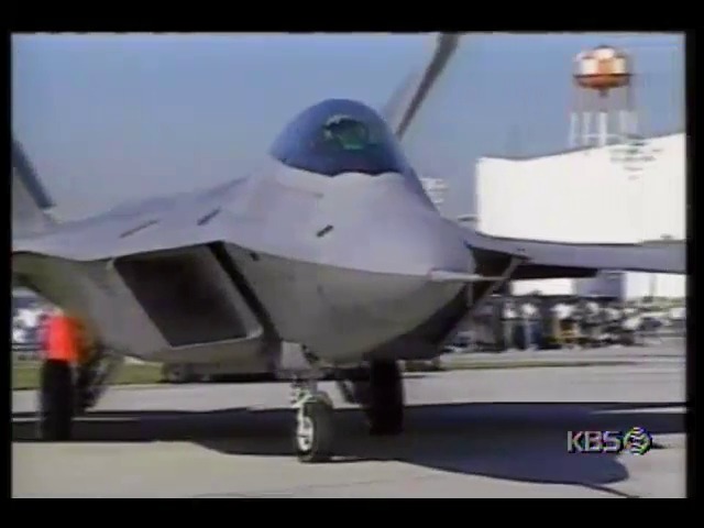 미국 F-22 스텔스 전투기 시험비행 성공