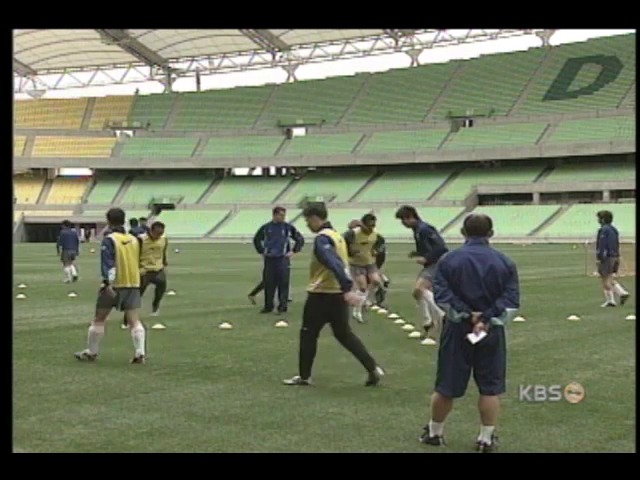 축구대표팀, 노란조끼를 입어라 