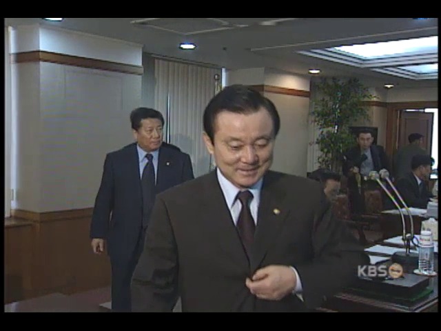 국회 정무위, 대생 인수 청와대 개입 공방 