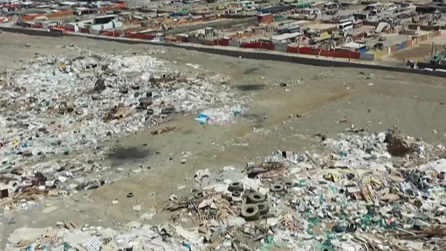 칠레 아타카마 사막, ‘헌 옷 쓰레기’ 무덤