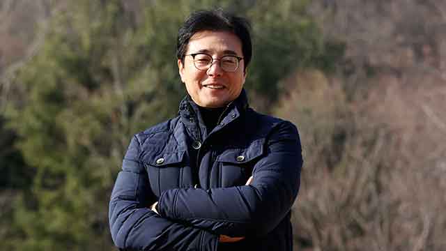 황선홍, 축구 국가대표팀 임시 감독으로 선임