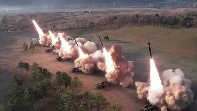 북한 “초대형 방사포 동원 첫 핵반격 가상 훈련…전술핵 운용 확장”