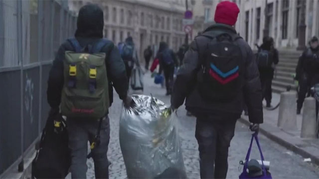 올림픽 위한 사회 정화? 파리 노숙인 1만 2천여 명 추방