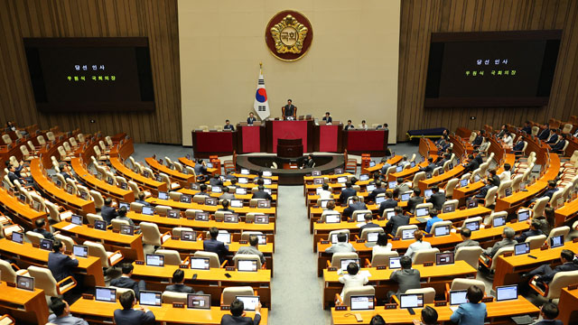 22대 국회 첫 본회의도 ‘반쪽’으로…여당 불참 속 <br>우원식 의장 선출