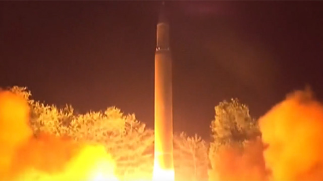 북한, 탄도미사일 2발 발사…‘다탄두 시험’ 주장 후 닷새만