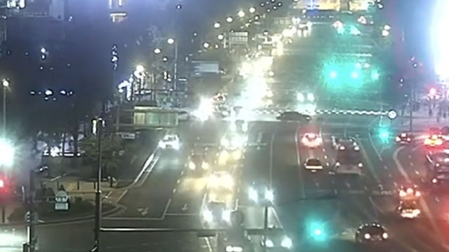 [속보] 서울 시청역 교차로서 승용차 인도로 돌진…<br>6명 사망·7명 부상