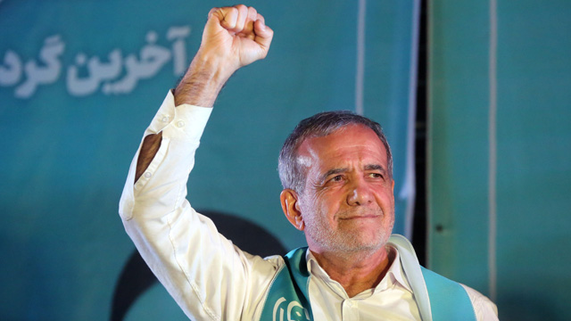 이란 대선 “서방 관계 복원”<br> 주장 개혁파 페제시키안 당선…54% 득표