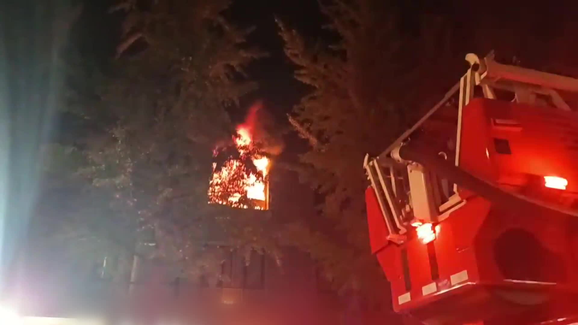서울 송파구 호텔 건물서 불…11명 부상·30여 명 대피