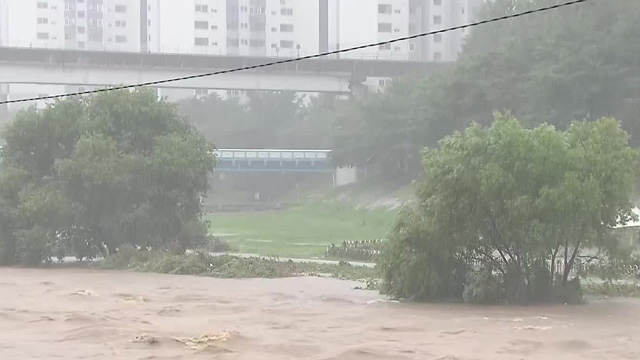 “시간당 101mm 폭우 쏟아져”<br>…이 시각 경기북부 비 피해