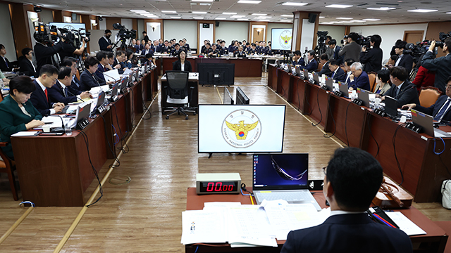 행안위 국감서 ‘문다혜·김 여사’ 난타전…법사위선 ‘탄핵’ 공방