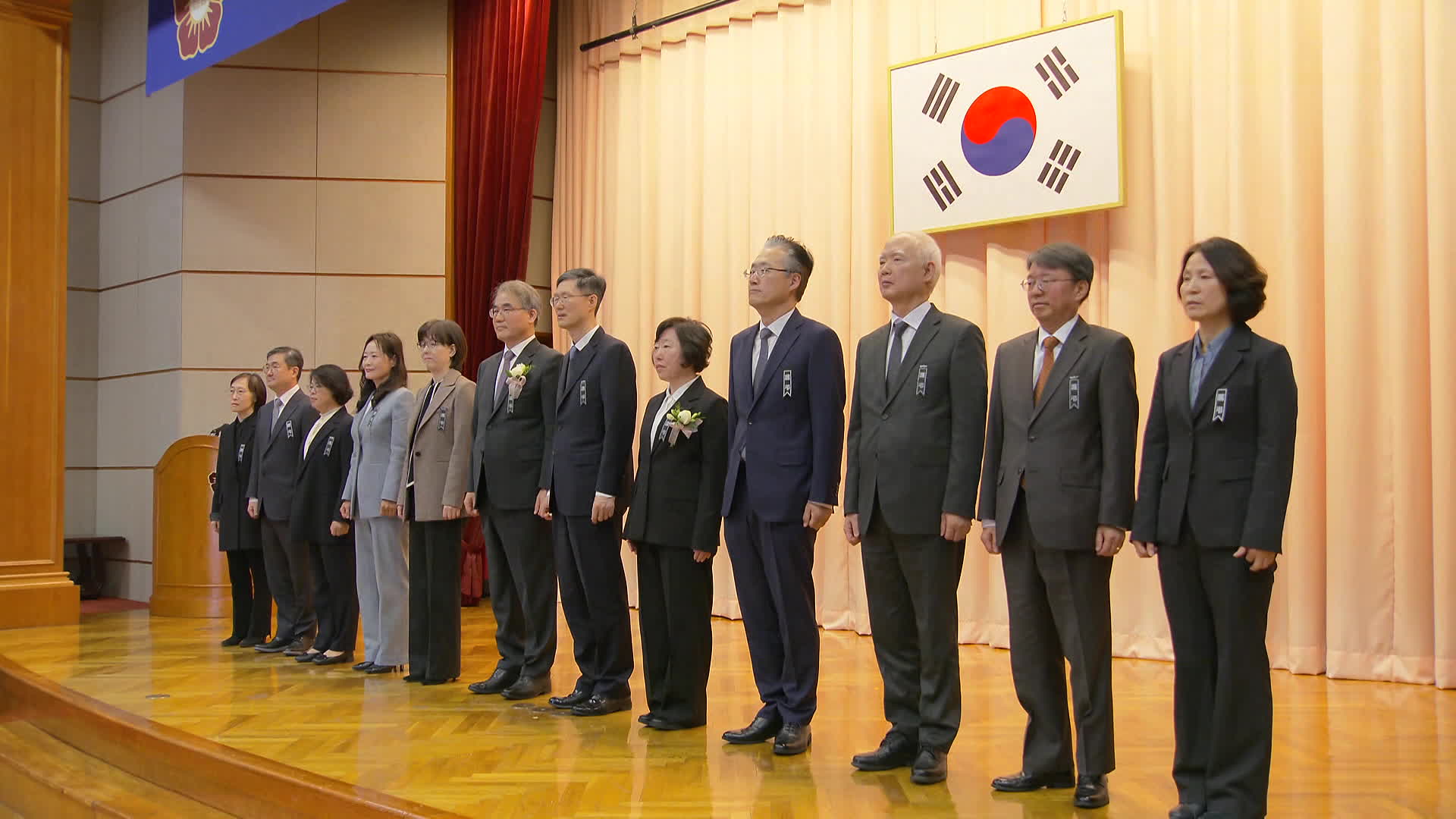 헌재 두 달 만에 ‘8인 체제’…<br>탄핵심판 본격 심리