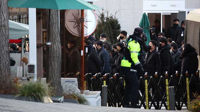 [속보] 공수처 “윤 대통령 체포영장 집행 시작”