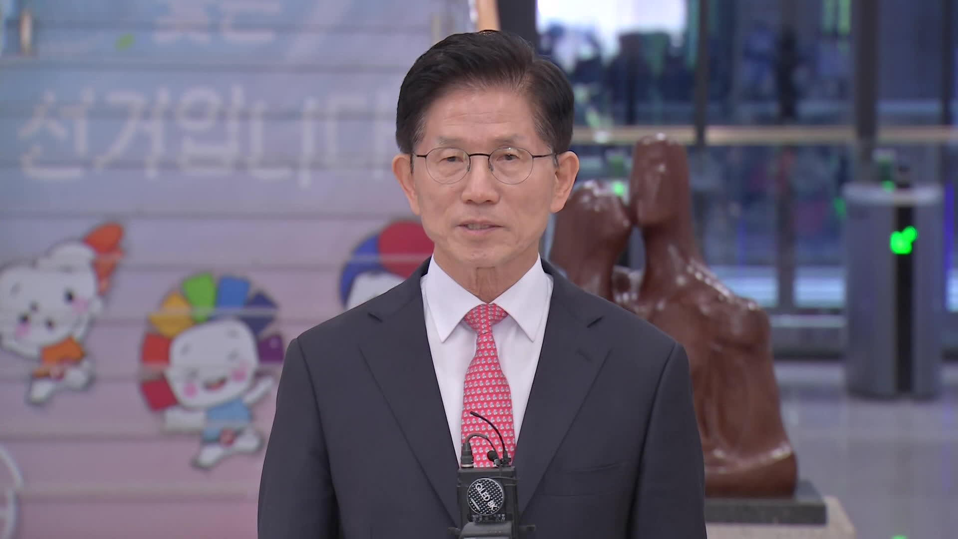 국민의힘 김문수 대선후보 등록…한덕수 “수용하고 승복”