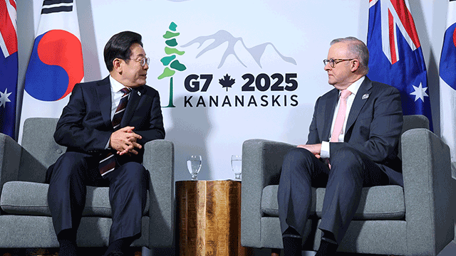 G7 참석 이 대통령, 호주·남아공 정상과 회담