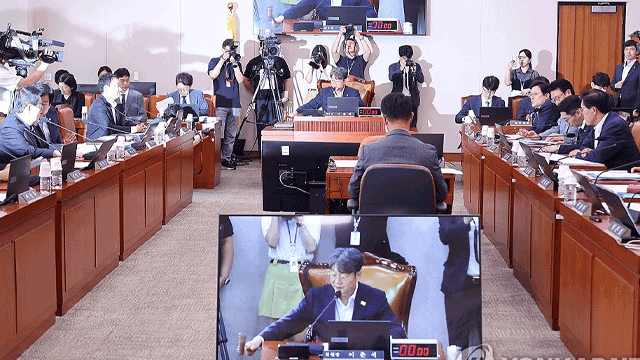 [속보] 국회 법사위, 더불어민주당 주도로 방송3법 <br>처리