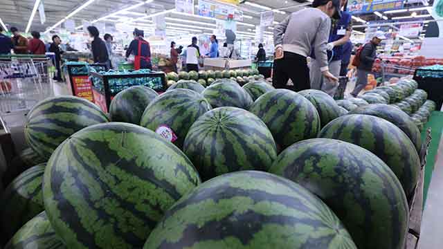 폭염에 농산물 가격 줄줄이 인상…수박·토마토·배추 ‘껑충’