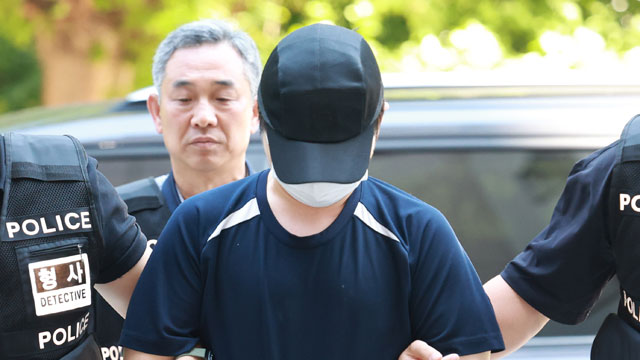 ‘사망자 금목걸이 절도’ 검시 <br>조사관 구속 심사…“죄송하다”