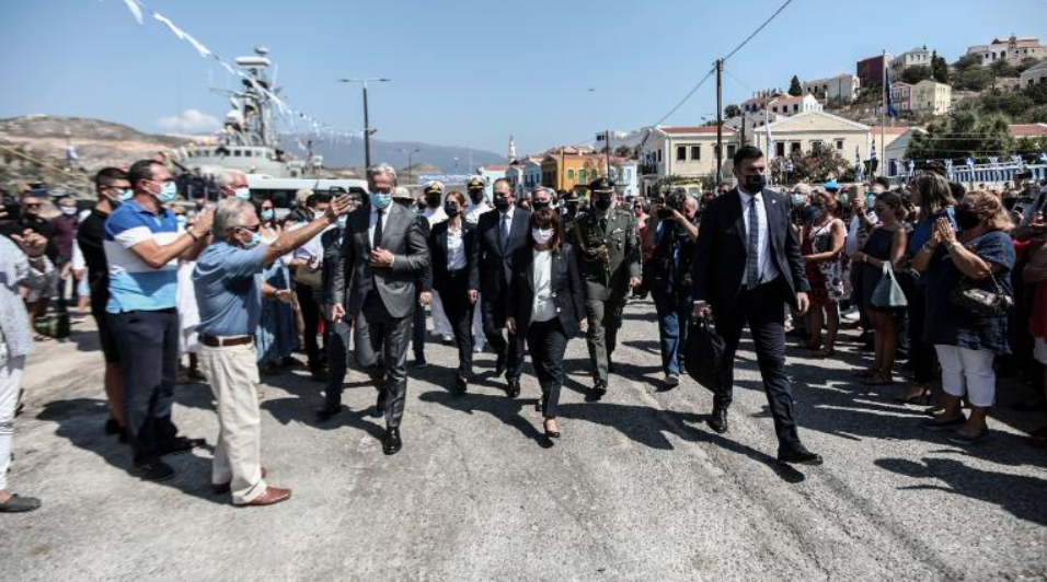 지난달 카스텔로리조를 방문한 사켈라로풀루 그리스 대통령