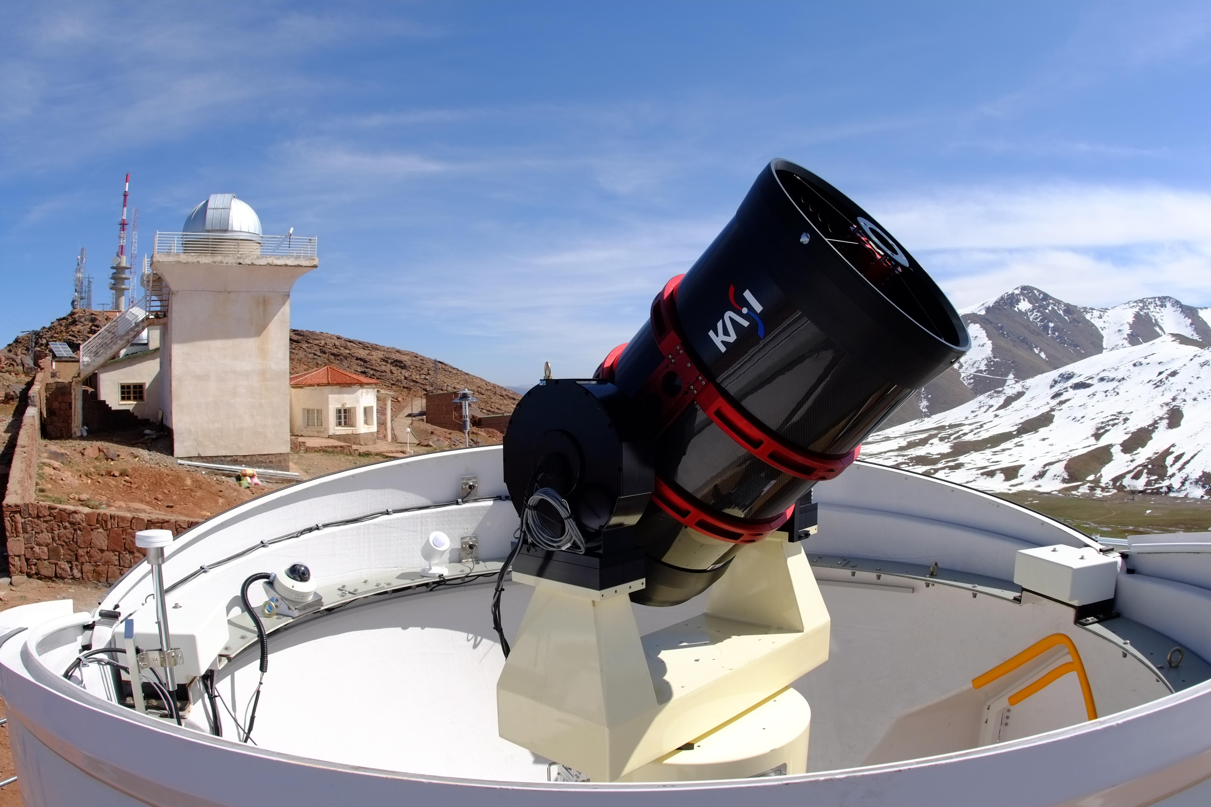 한국천문연구원의 전자광학 망원경