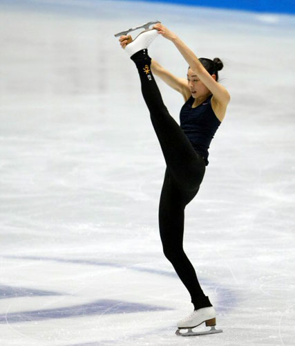 '2009 ISU 그랑프리 파이널'에 출전한 피겨퀸 김연아가 여자싱글 쇼트프로그램을 하루 앞둔 3일 일본 도쿄 요요기 제1체육관에서 스핀 연습을 하고 있다.