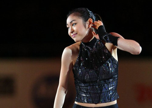 '2009 그랑프리 파이널' 여자 싱글에서 우승한 피겨여왕 김연아가 6일 일본 도쿄 요요기 제1체육관에서 열린 갈라쇼에서 '돈 스톱 더 뮤직'에 맞춰 열정적 무대를 선보이고 있다.