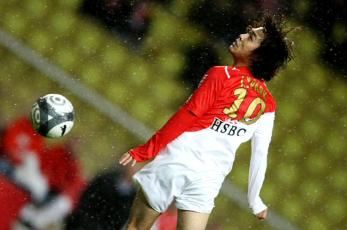 13일(현지시각) 프랑스 모나코 루이2세 스타디움에서 열린 프랑스 2009-2010 정규리그(리그1) AS 모나코와 몽펠리에의 경기에서 AS 모나코의 박주영이 경기에 임하고 있다.