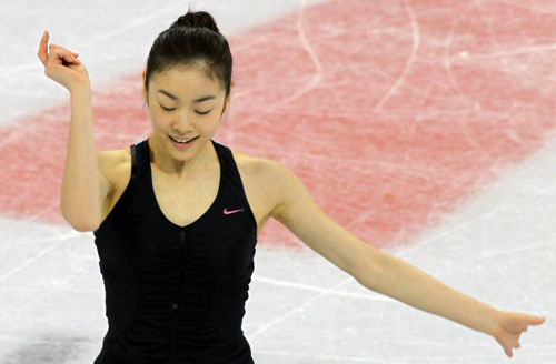 피겨 김연아가 밴쿠버에서 둘째 날 연습을 시작했다. 22일 오전(한국시간) 2010 밴쿠버 동계올림픽에 참가하는 김연아가 퍼시픽 콜리시움 경기장에서 연습을 하고 있다.