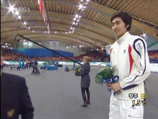 이승훈, 올림픽 신기록으로 1위 질주