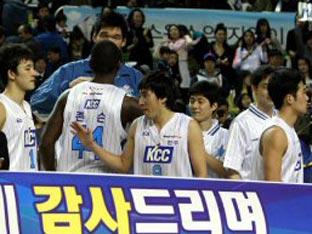 KCC, KT 꺾고 2년 연속 챔프전행