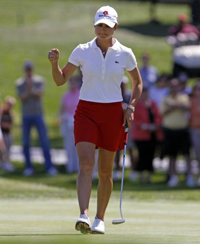 28일(현지시간) 미국 캘리포니아주 칼스배드의 라코스타 골프장에서 열린 미국여자프로골프(LPGA) 투어 KIA클래식 최종 라운드, 멕시코의 로레나 오초아가 8번홀에서 버디에 성공한 후 주먹을 불끈 쥐고 있다.