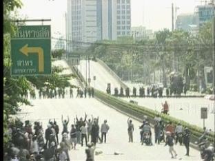 태국 시위대, 최후통첩 무시…도심 게릴라전