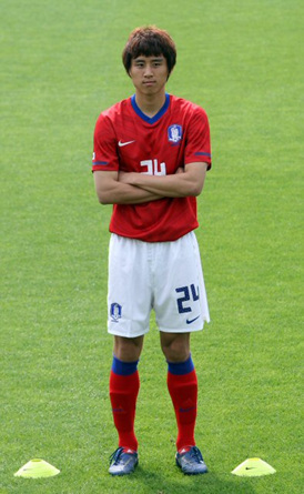 19일 오후 파주NFC(대표팀트레이닝센터)에서 열린 한국축구대표팀 포토데이 행사에서 구자철이 포즈를 취하고 있다.
