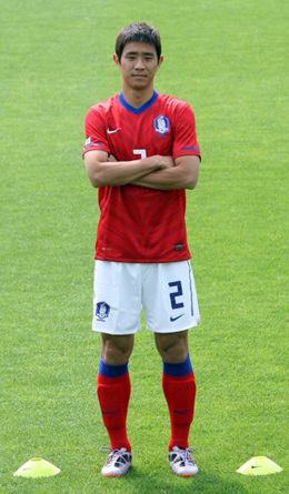 19일 오후 파주NFC(대표팀트레이닝센터)에서 열린 한국축구대표팀 포토데이 행사에서 오범석이 포즈를 취하고 있다.