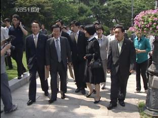 민주, 靑 항의 방문…한나라 “공세 중단”