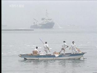 유조선-어선 충돌…기름 유출, 방제 ‘비상’