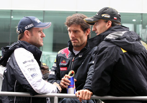 24일 영암 인터내셔널 서킷에서 열리는 2010 F1 코리아 그랑프리 결승전을 앞두고 출전 선수들이 퍼레이드를 위해 서킷으로 나오며 대화하고 있다.