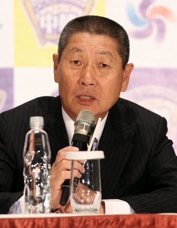3일 오후 타이중 윈저호텔에서 열린 2010 프로야구 한국-타이완 클럽챔피언십 공식 기자회견에서 SK 와이번스 김성근 감독이 각오를 밝히고 있다.